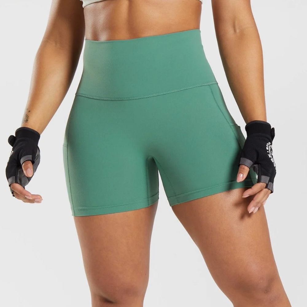 🌟NWOT🌟Gymshark Green Legacy Logo Tight Shorts Size M
